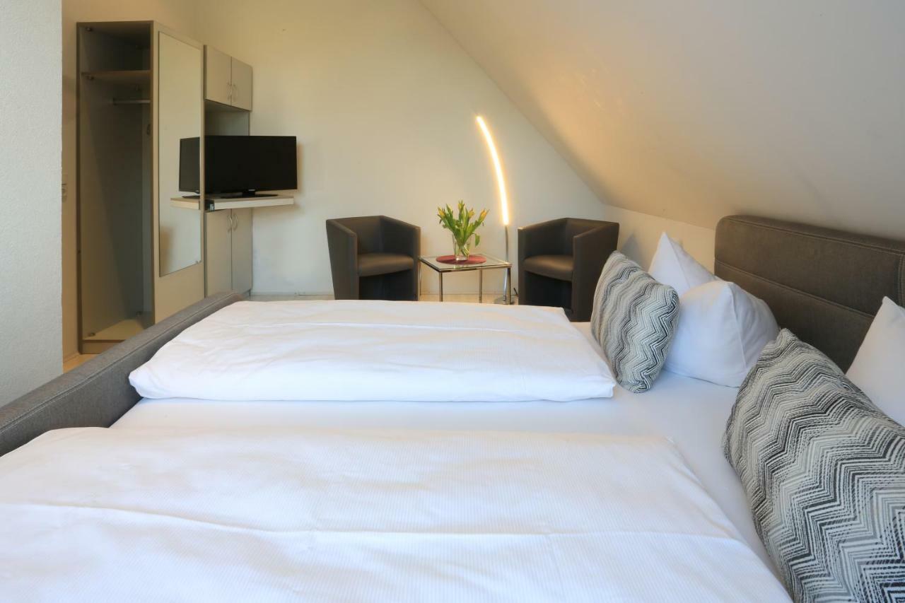 Weinstube Schwalbennest Hotel คาร์ลชตัดท์ ภายนอก รูปภาพ