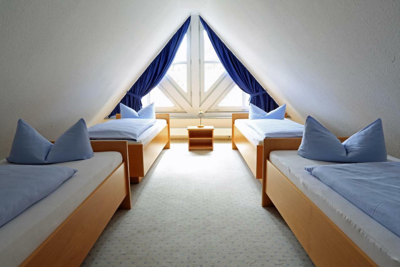 Weinstube Schwalbennest Hotel คาร์ลชตัดท์ ภายนอก รูปภาพ